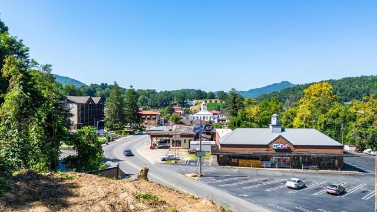 Picture of Residential Land For Sale in Bryson City, North Carolina, United States