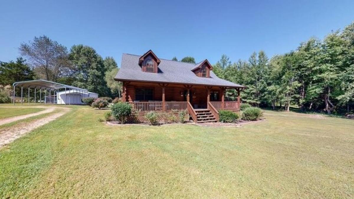 Picture of Home For Sale in Puryear, Tennessee, United States