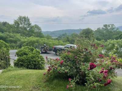 Home For Sale in Clemons, New York