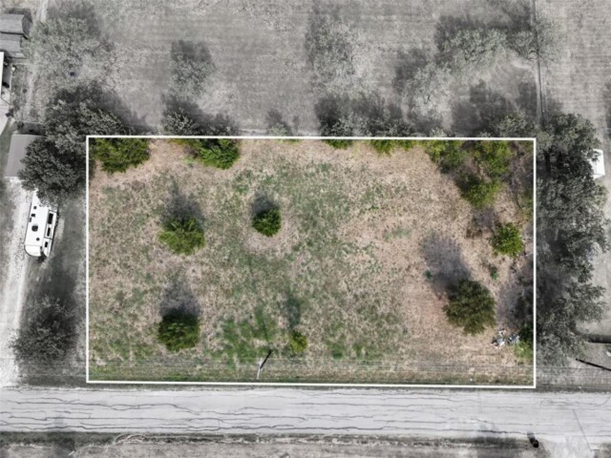 Picture of Residential Land For Sale in Hillsboro, Texas, United States