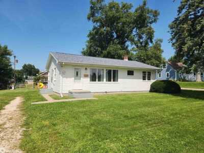 Home For Sale in Toledo, Iowa