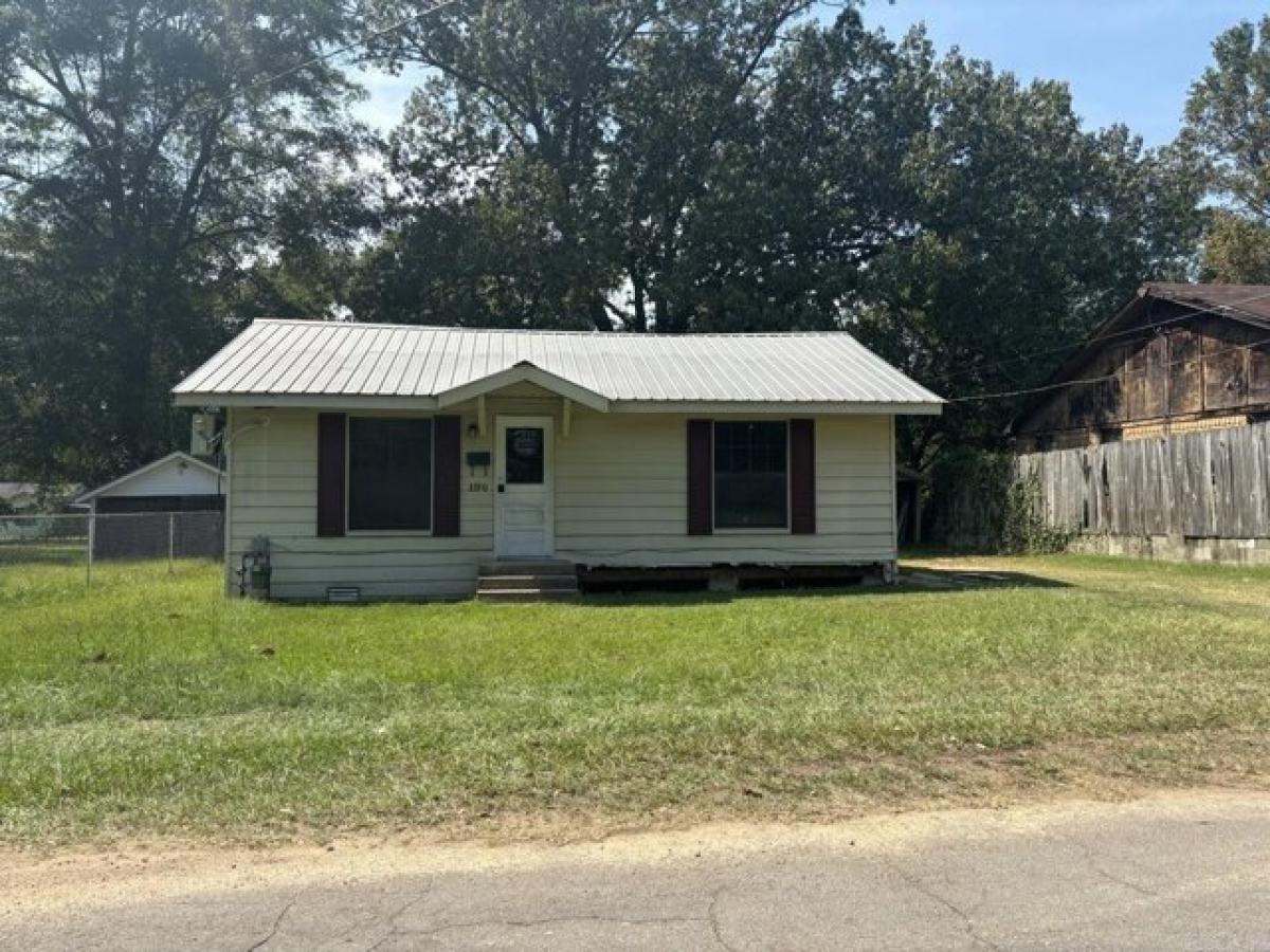 Picture of Home For Sale in Camden, Arkansas, United States