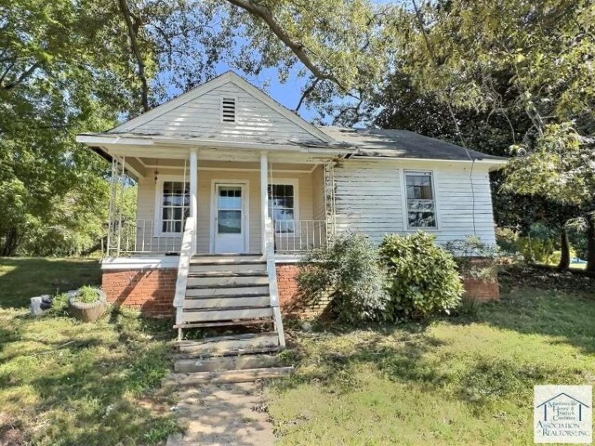 Picture of Home For Sale in Fieldale, Virginia, United States