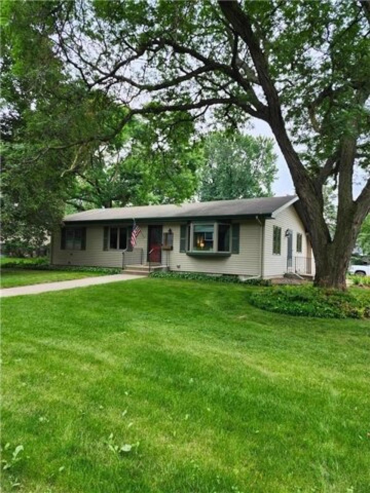 Picture of Home For Sale in Bloomington, Minnesota, United States