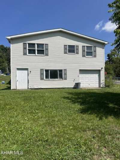 Home For Sale in Tyrone, Pennsylvania