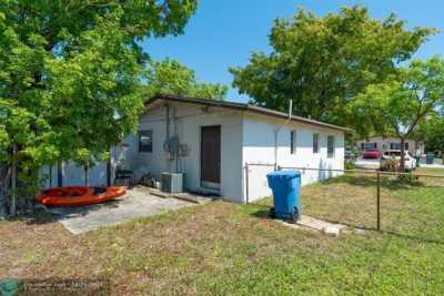 Home For Sale in Oakland Park, Florida