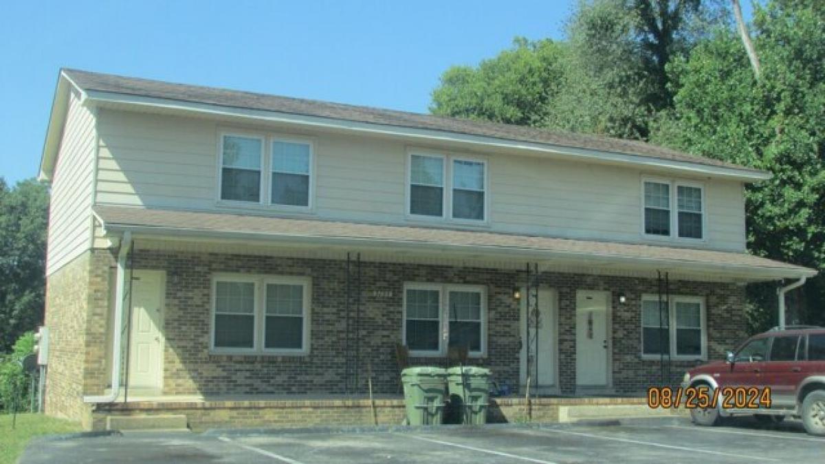 Picture of Home For Sale in Lawrenceburg, Tennessee, United States