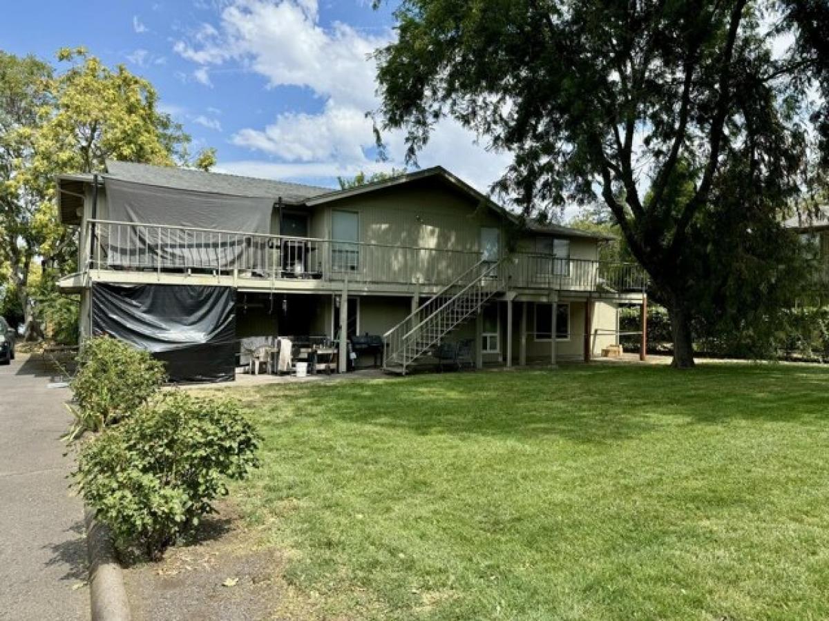 Picture of Home For Sale in Phoenix, Oregon, United States