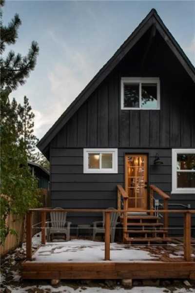 Home For Sale in Sugarloaf, California