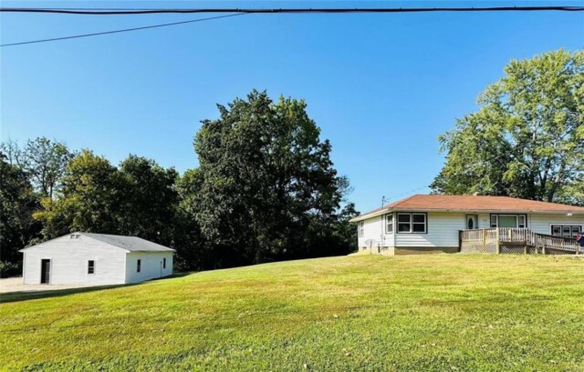 Picture of Home For Sale in Godfrey, Illinois, United States