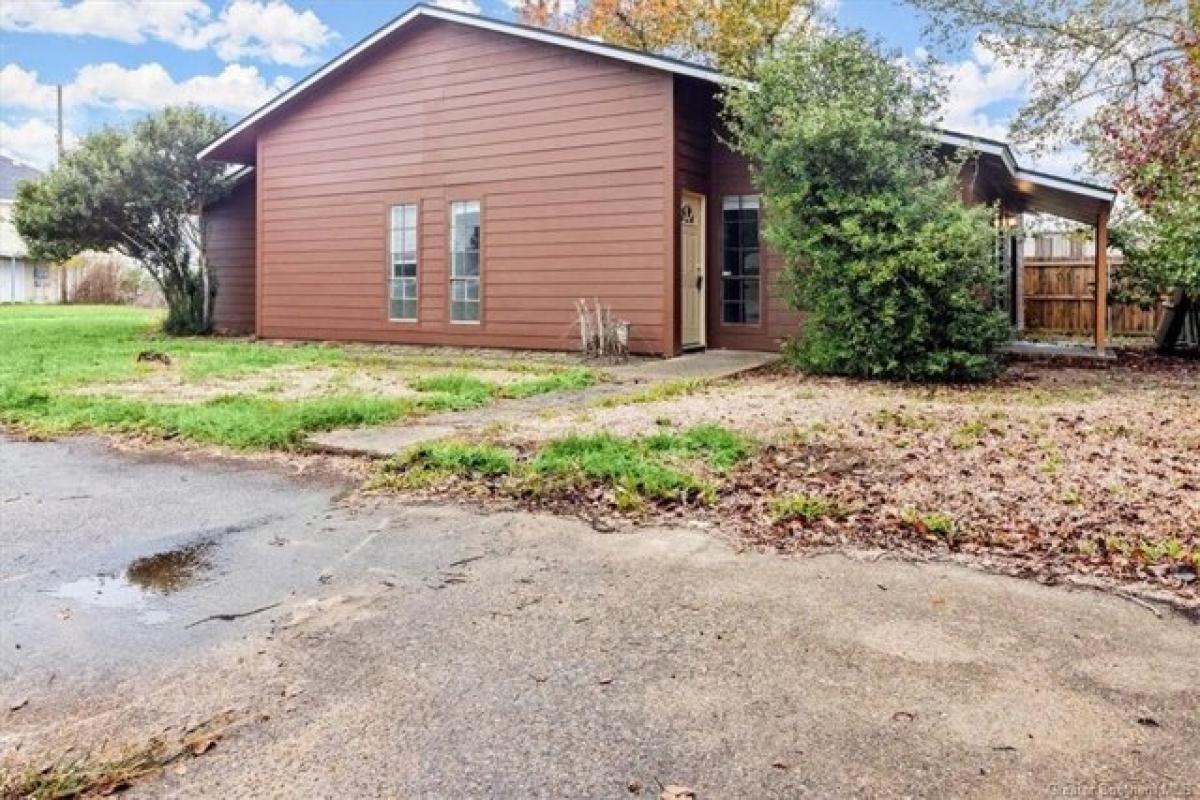 Picture of Home For Sale in Sulphur, Louisiana, United States