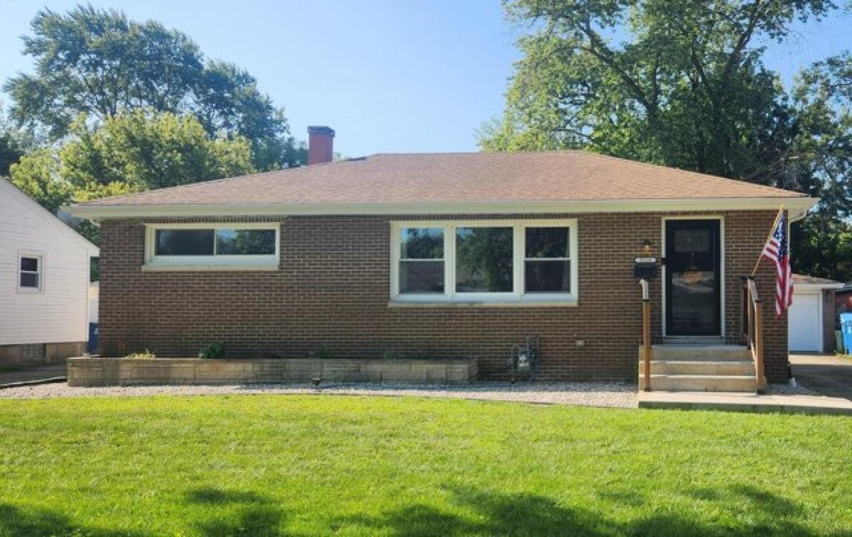 Picture of Home For Sale in Highland, Indiana, United States