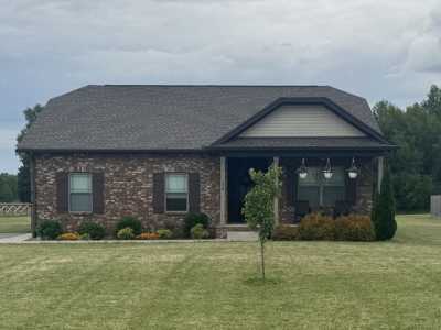 Home For Sale in Portland, Tennessee