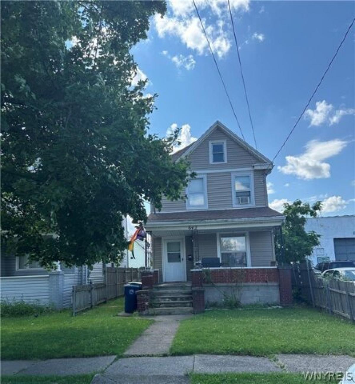 Picture of Home For Sale in Niagara Falls, New York, United States