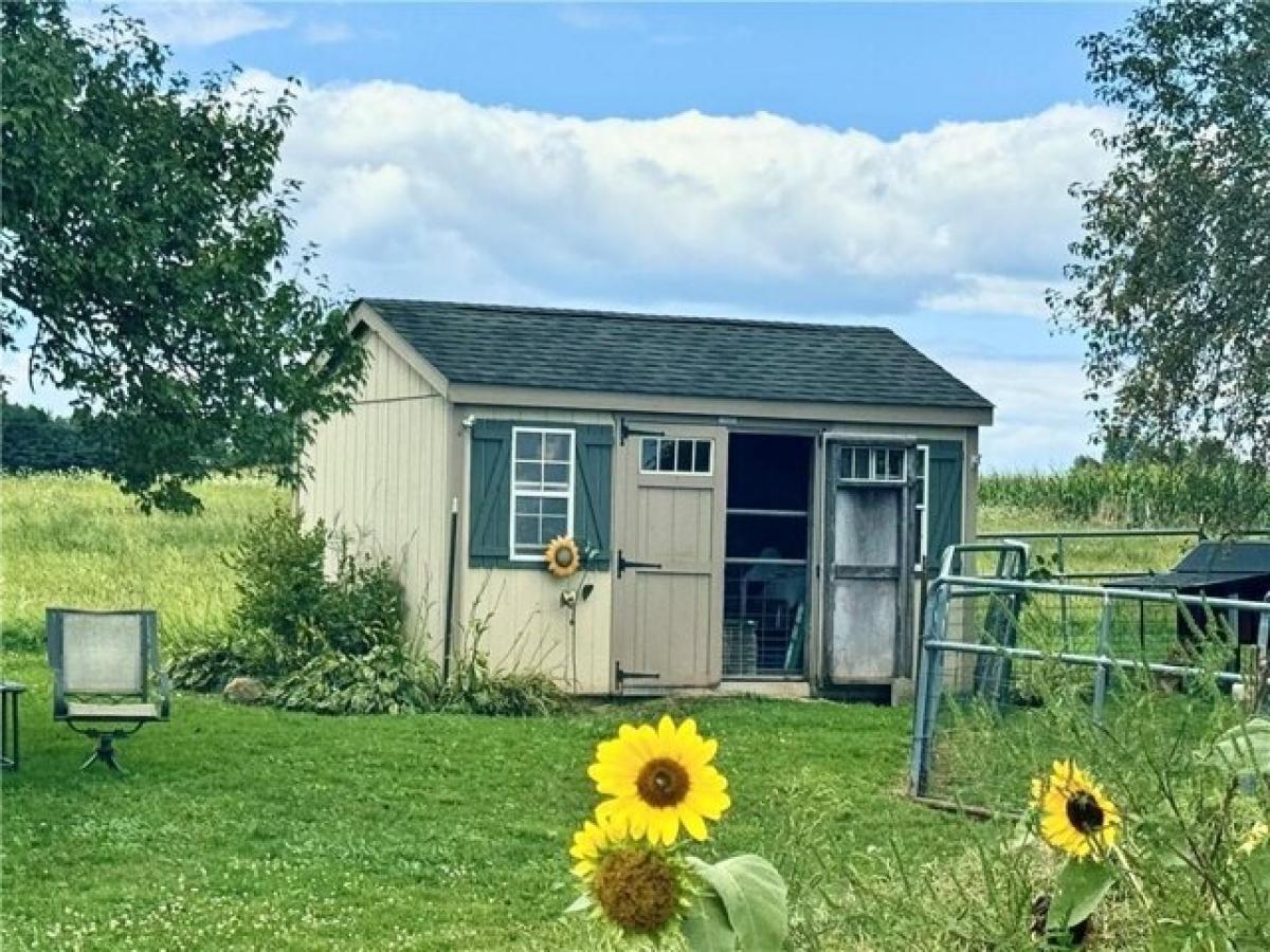 Picture of Home For Sale in Volant, Pennsylvania, United States