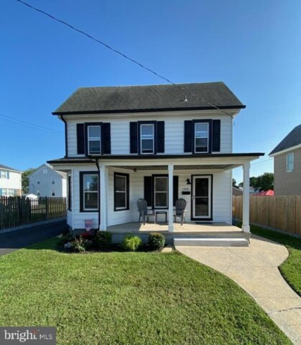 Picture of Home For Sale in Gibbstown, New Jersey, United States