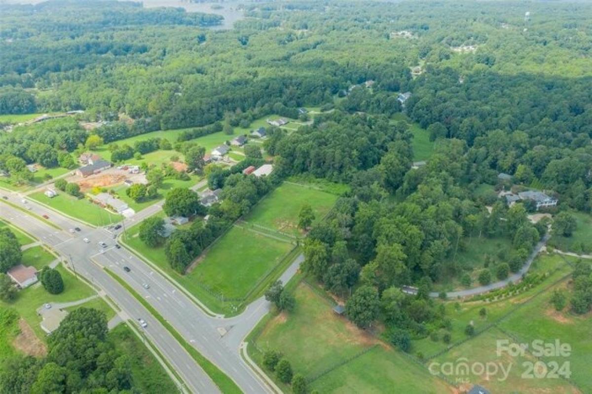 Picture of Residential Land For Sale in Mooresville, North Carolina, United States