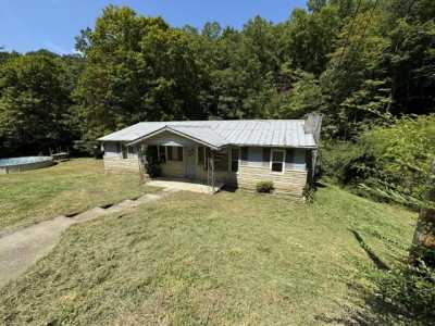 Home For Sale in Mallie, Kentucky