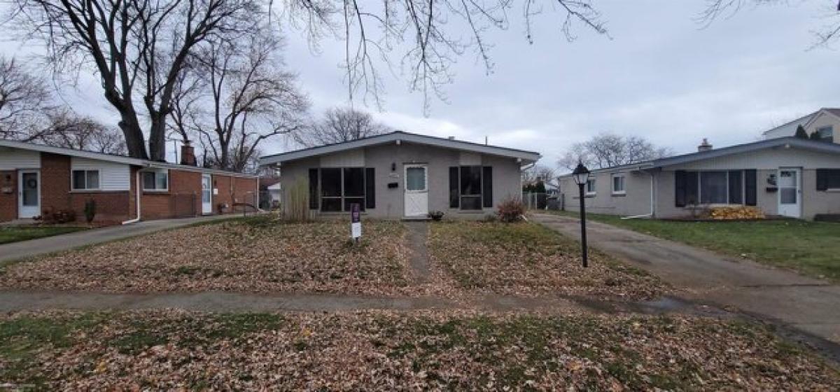 Picture of Home For Sale in Saint Clair Shores, Michigan, United States