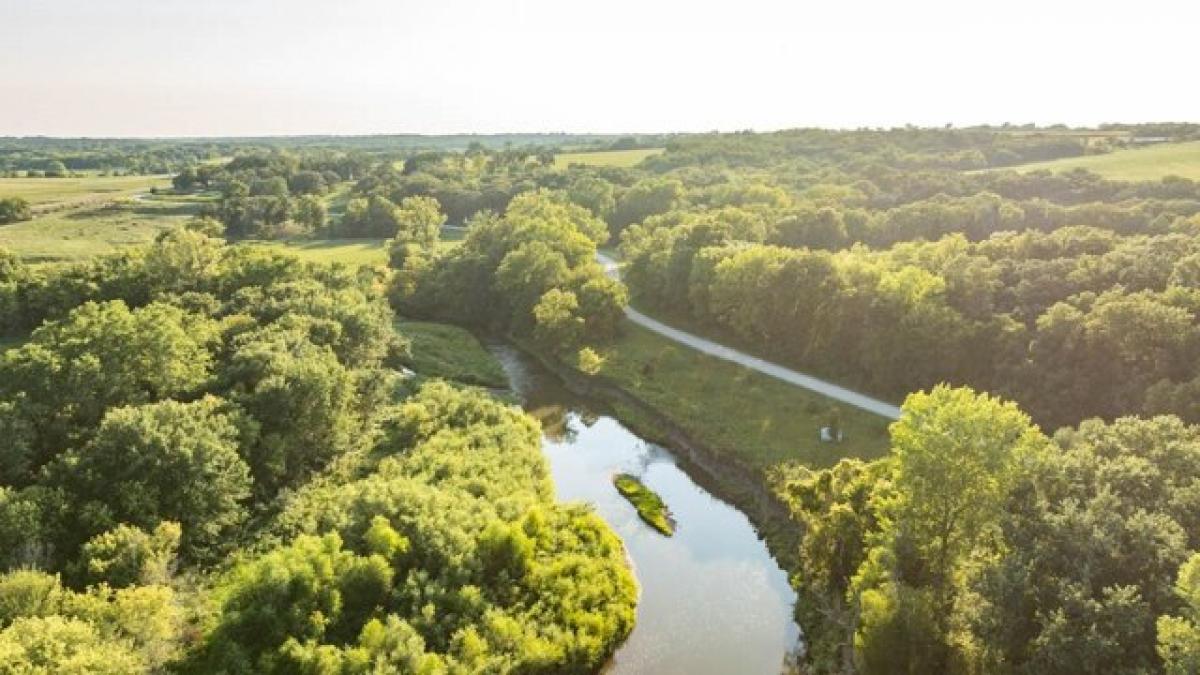 Picture of Residential Land For Sale in Winterset, Iowa, United States