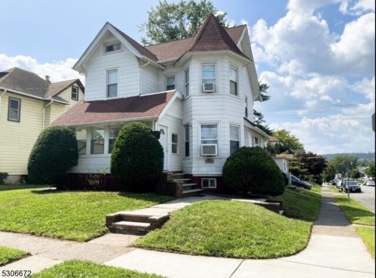 Picture of Home For Rent in Clifton, New Jersey, United States