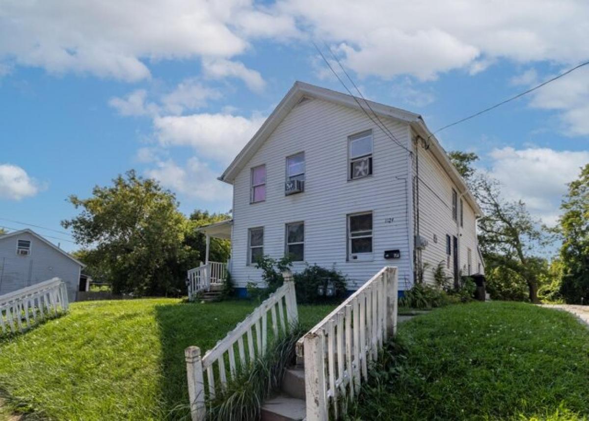 Picture of Home For Sale in Racine, Wisconsin, United States