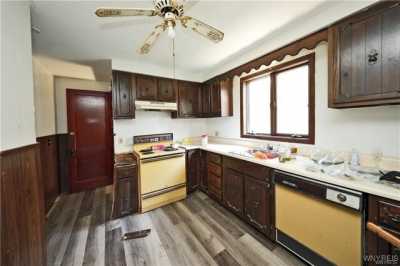 Home For Sale in Niagara Falls, New York