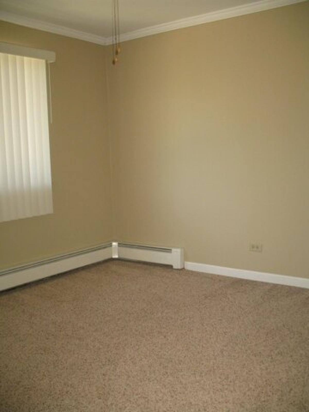 Picture of Apartment For Rent in Westmont, Illinois, United States