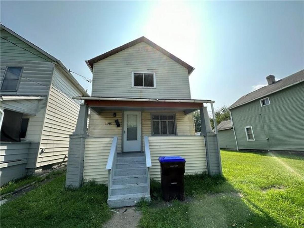 Picture of Home For Sale in Farrell, Pennsylvania, United States