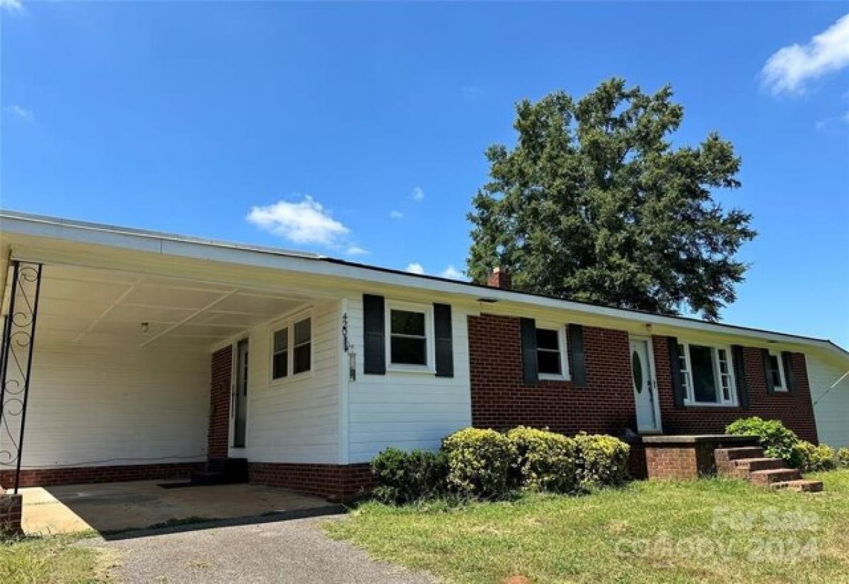 Picture of Home For Sale in Shelby, North Carolina, United States