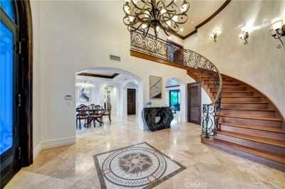 Home For Sale in Calabasas, California