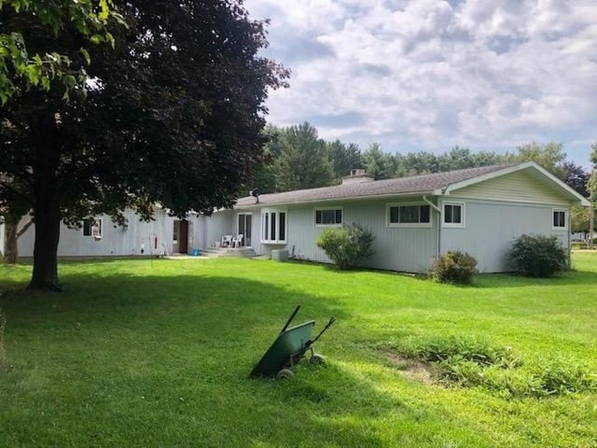 Picture of Home For Sale in Caro, Michigan, United States