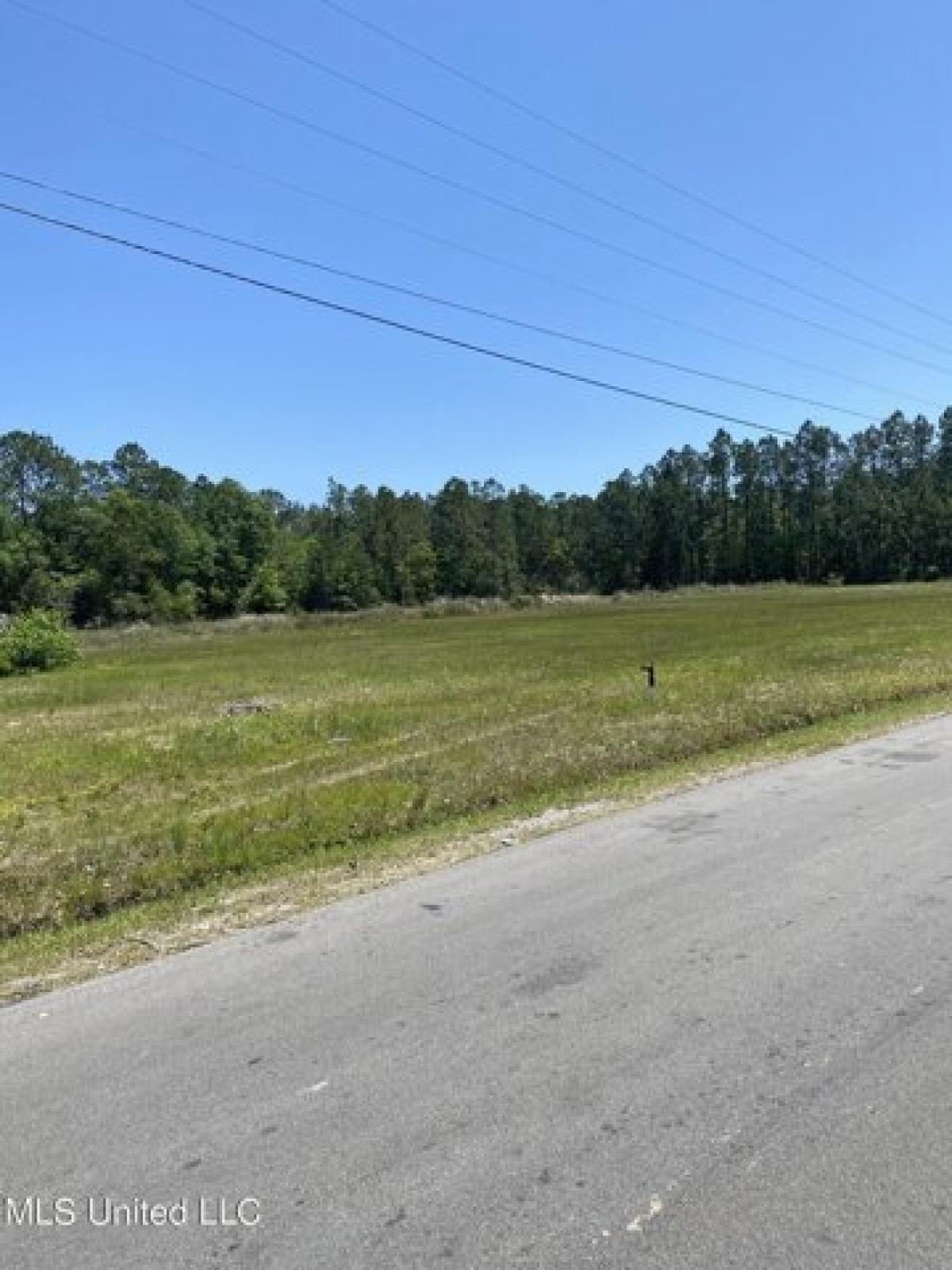 Picture of Residential Land For Sale in Gulfport, Mississippi, United States