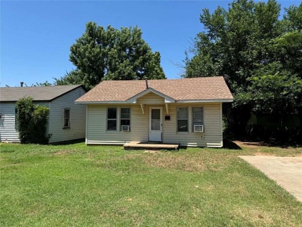 Picture of Home For Sale in Anadarko, Oklahoma, United States