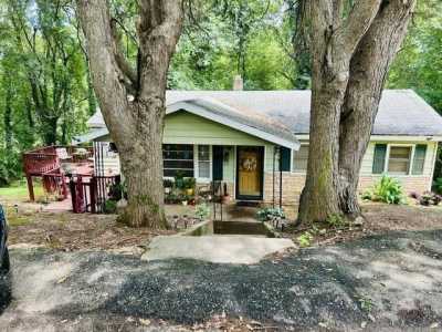 Home For Sale in Inman, South Carolina