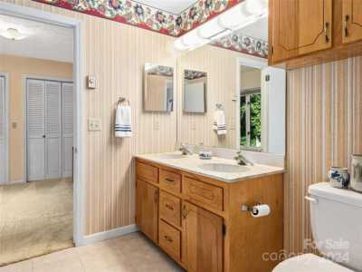 Home For Sale in Waynesville, North Carolina