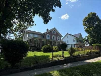 Home For Sale in Chester, New York