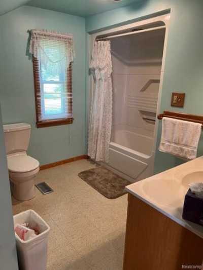 Home For Sale in Lapeer, Michigan