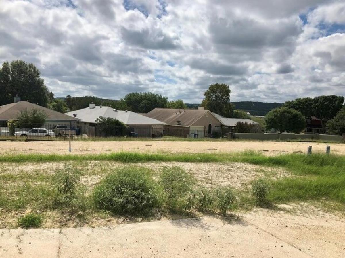 Picture of Residential Land For Sale in Kerrville, Texas, United States