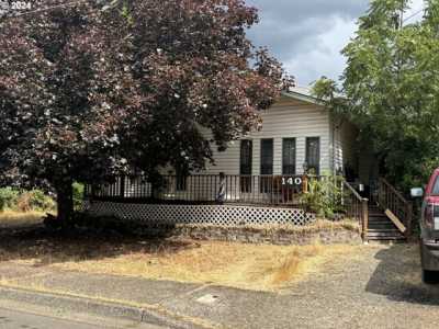 Home For Sale in Cottage Grove, Oregon