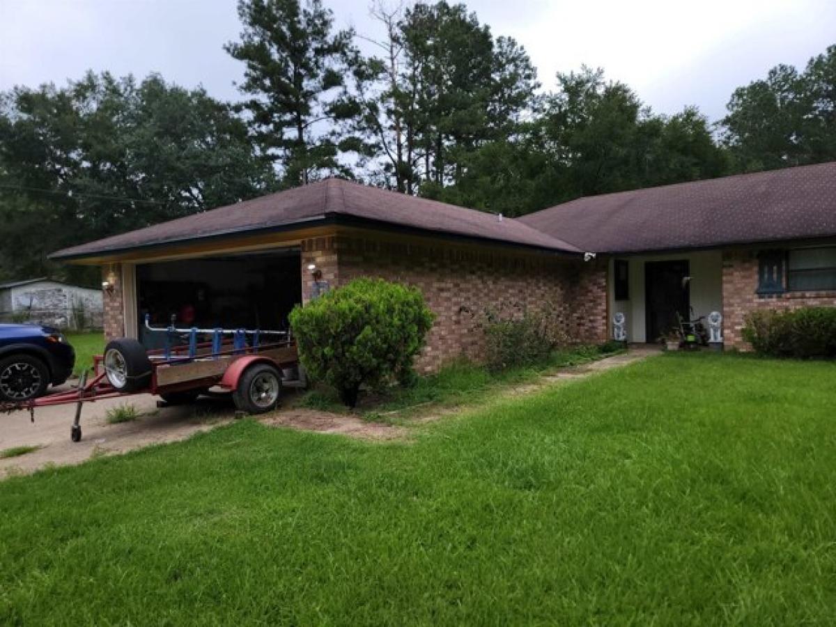 Picture of Home For Sale in Silsbee, Texas, United States