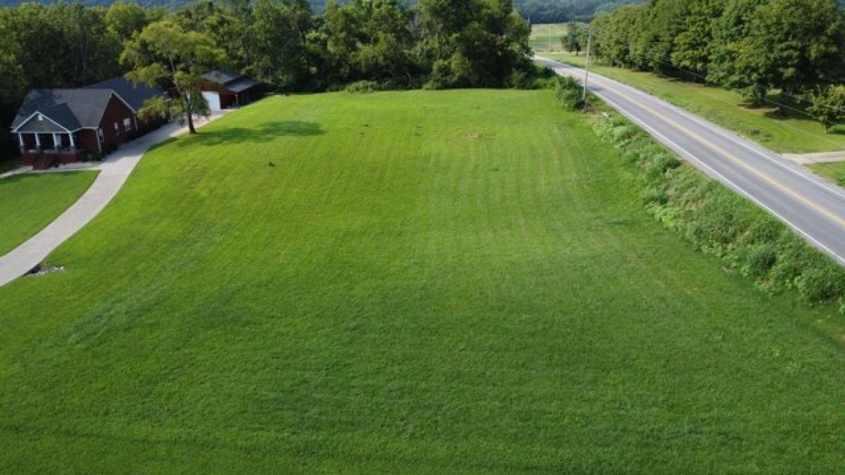 Picture of Residential Land For Sale in Castalian Springs, Tennessee, United States