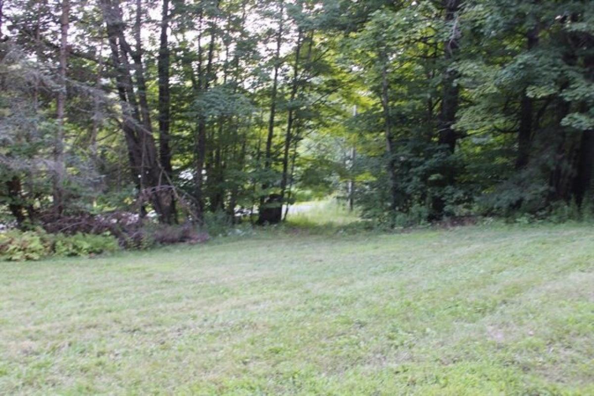 Picture of Residential Land For Sale in Colrain, Massachusetts, United States