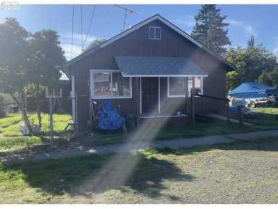 Home For Sale in Saint Helens, Oregon