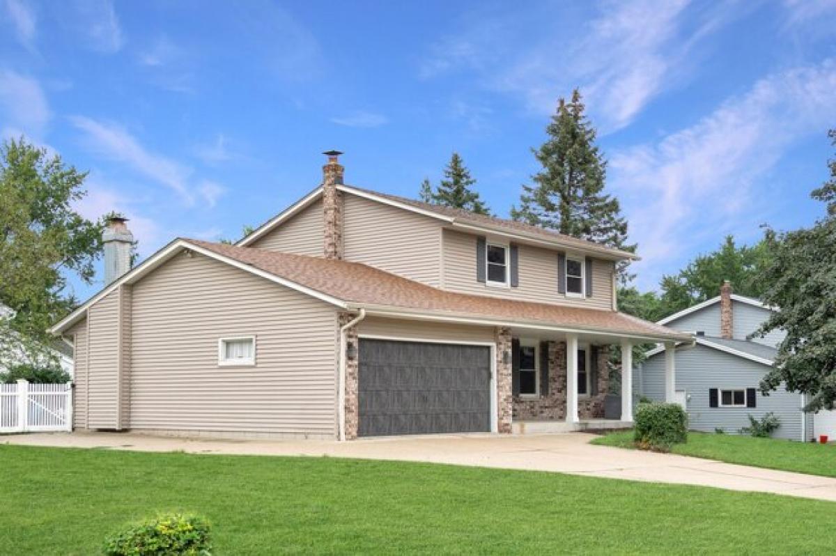 Picture of Home For Sale in New Berlin, Wisconsin, United States