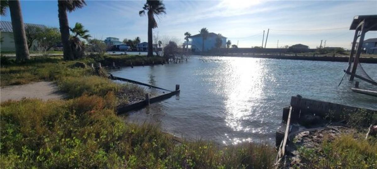 Picture of Residential Land For Sale in Rockport, Texas, United States