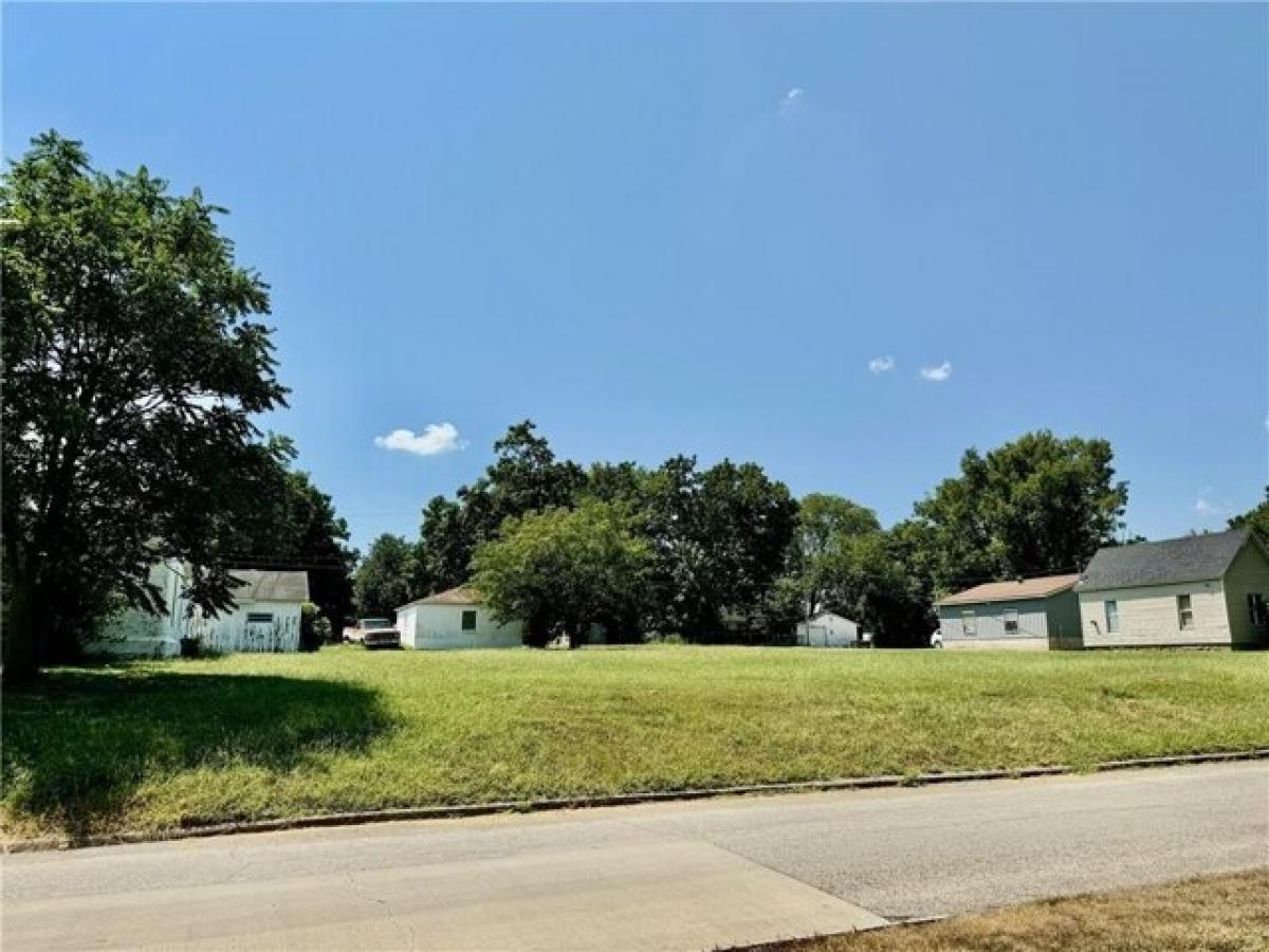 Picture of Residential Land For Sale in Parsons, Kansas, United States