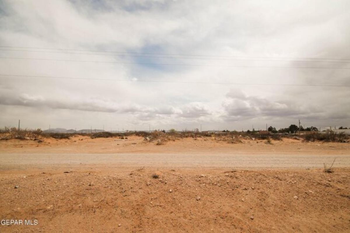 Picture of Residential Land For Sale in El Paso, Texas, United States