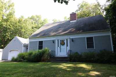 Home For Sale in East Setauket, New York