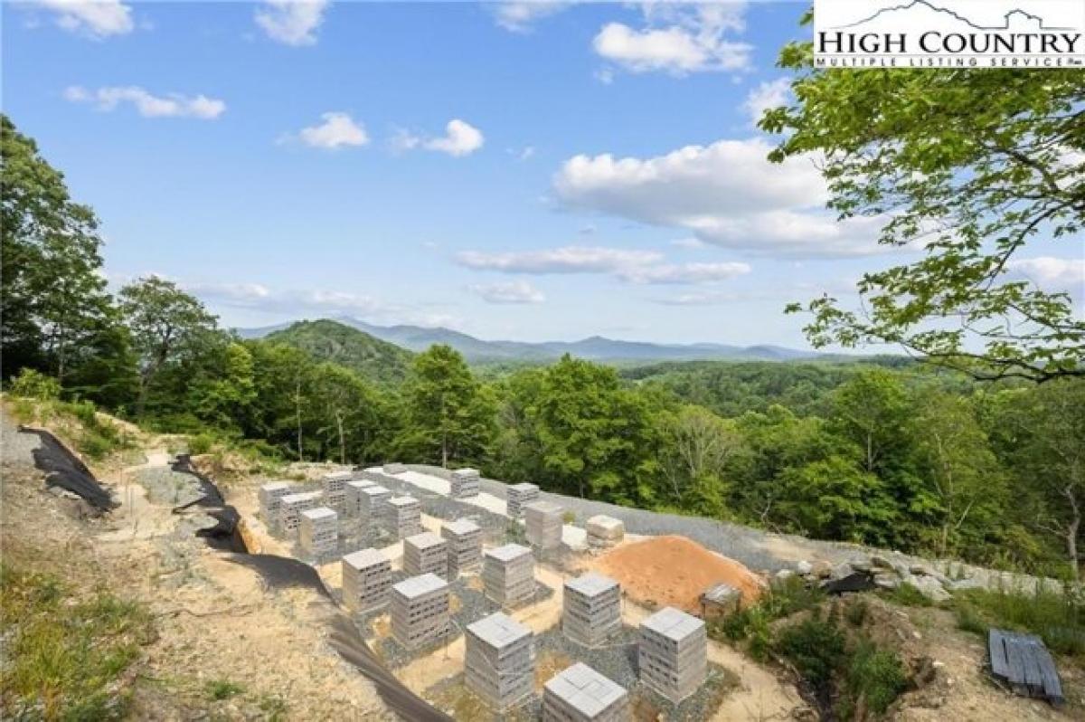 Picture of Home For Sale in Blowing Rock, North Carolina, United States